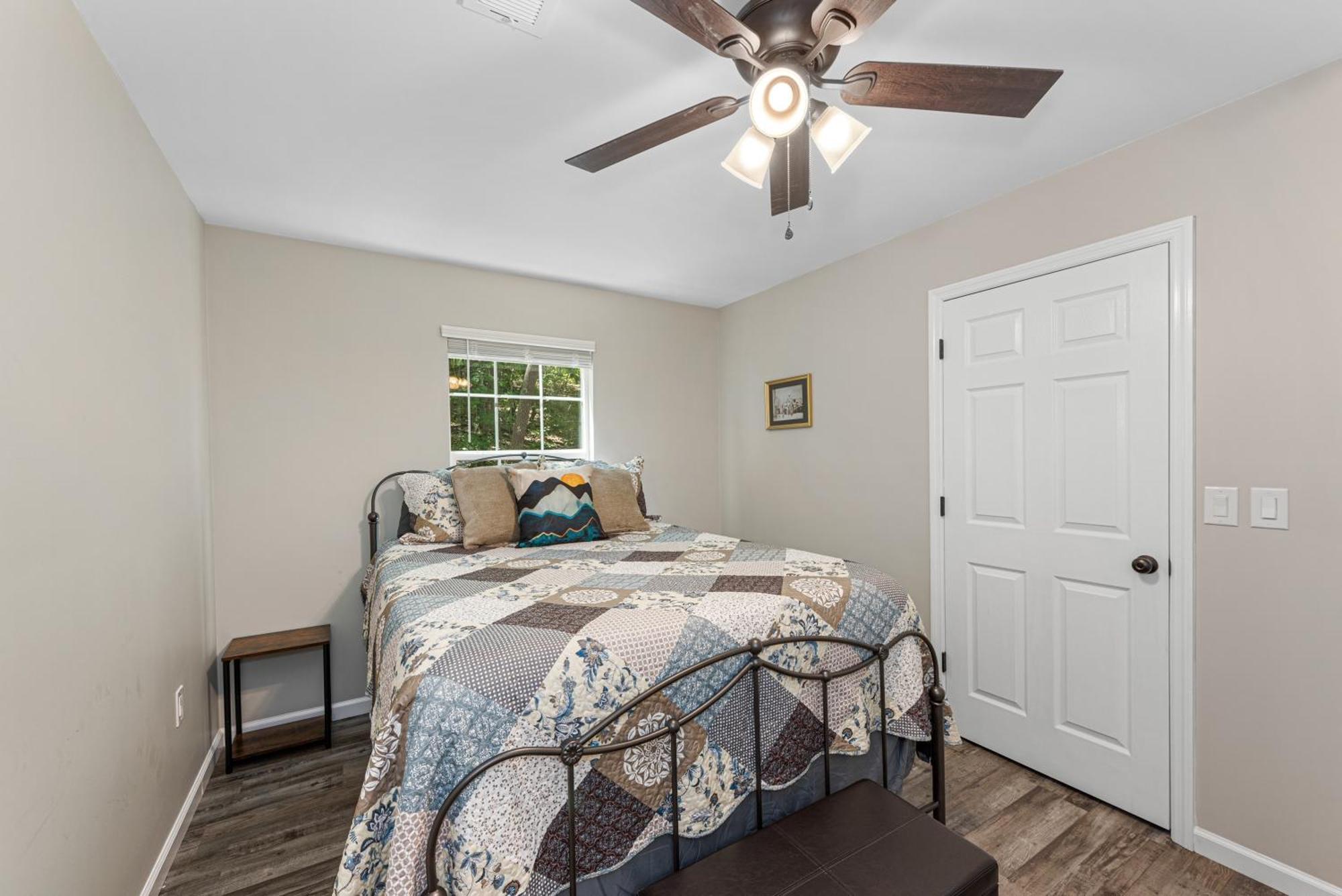 Coyote Cabin At Woodland Retreat At Desoto Beside Desoto State Park فورت باين المظهر الخارجي الصورة