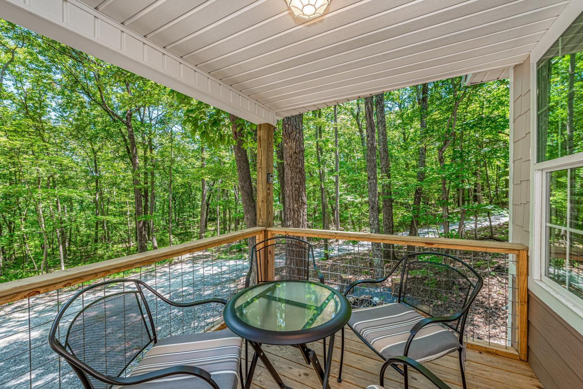 Coyote Cabin At Woodland Retreat At Desoto Beside Desoto State Park فورت باين المظهر الخارجي الصورة