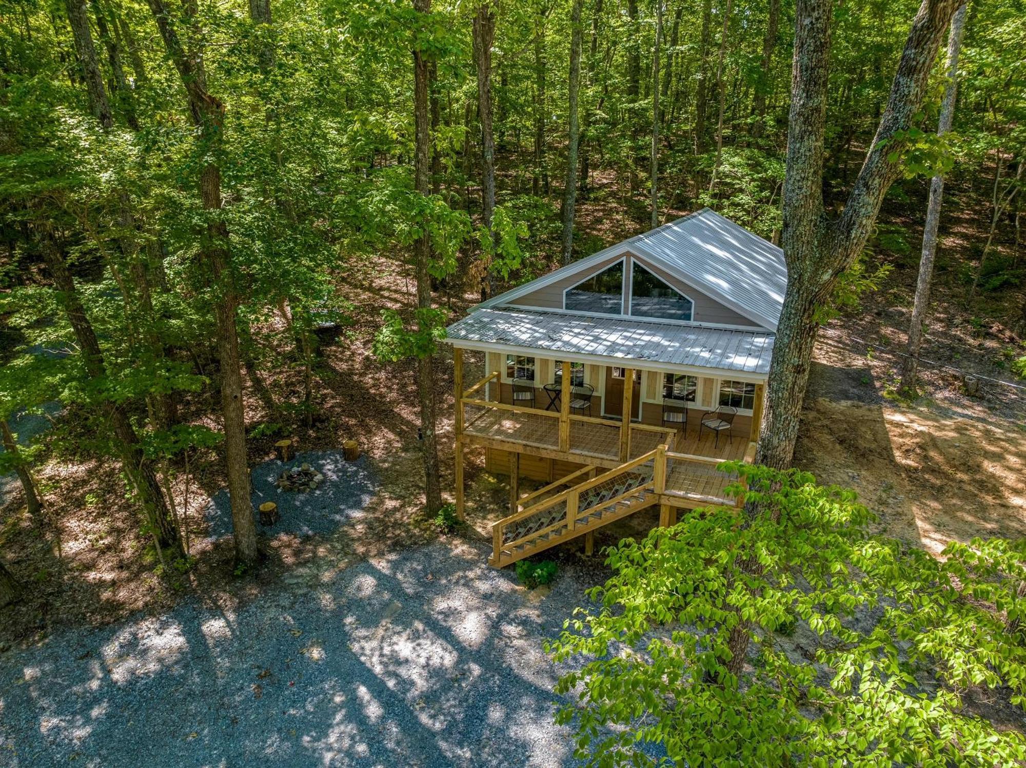 Coyote Cabin At Woodland Retreat At Desoto Beside Desoto State Park فورت باين المظهر الخارجي الصورة
