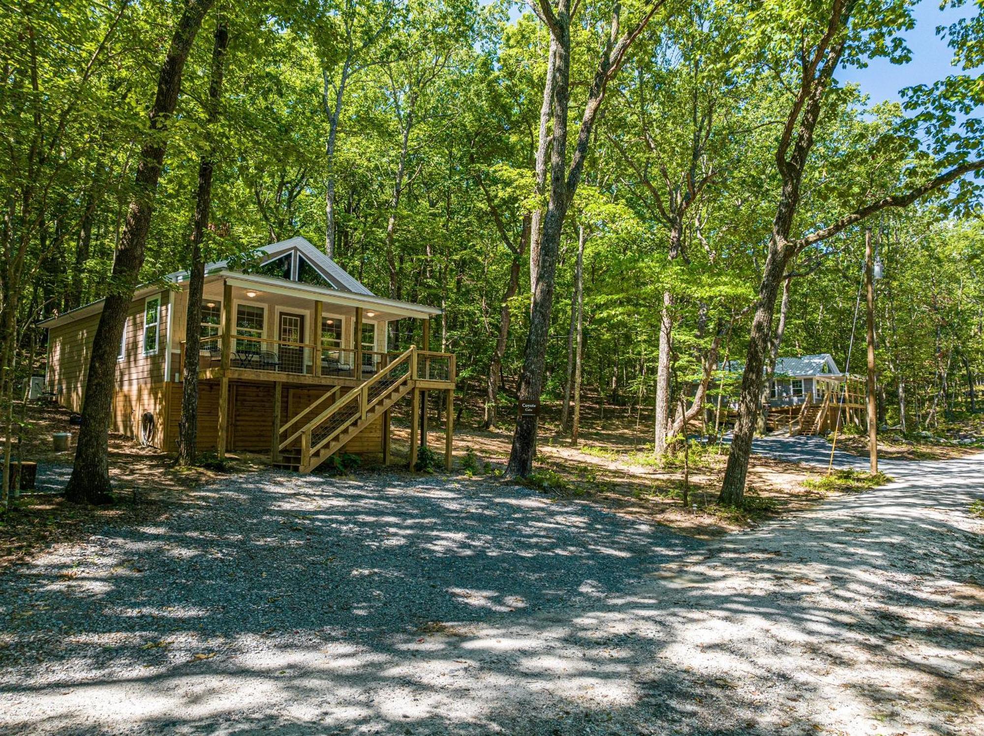 Coyote Cabin At Woodland Retreat At Desoto Beside Desoto State Park فورت باين المظهر الخارجي الصورة