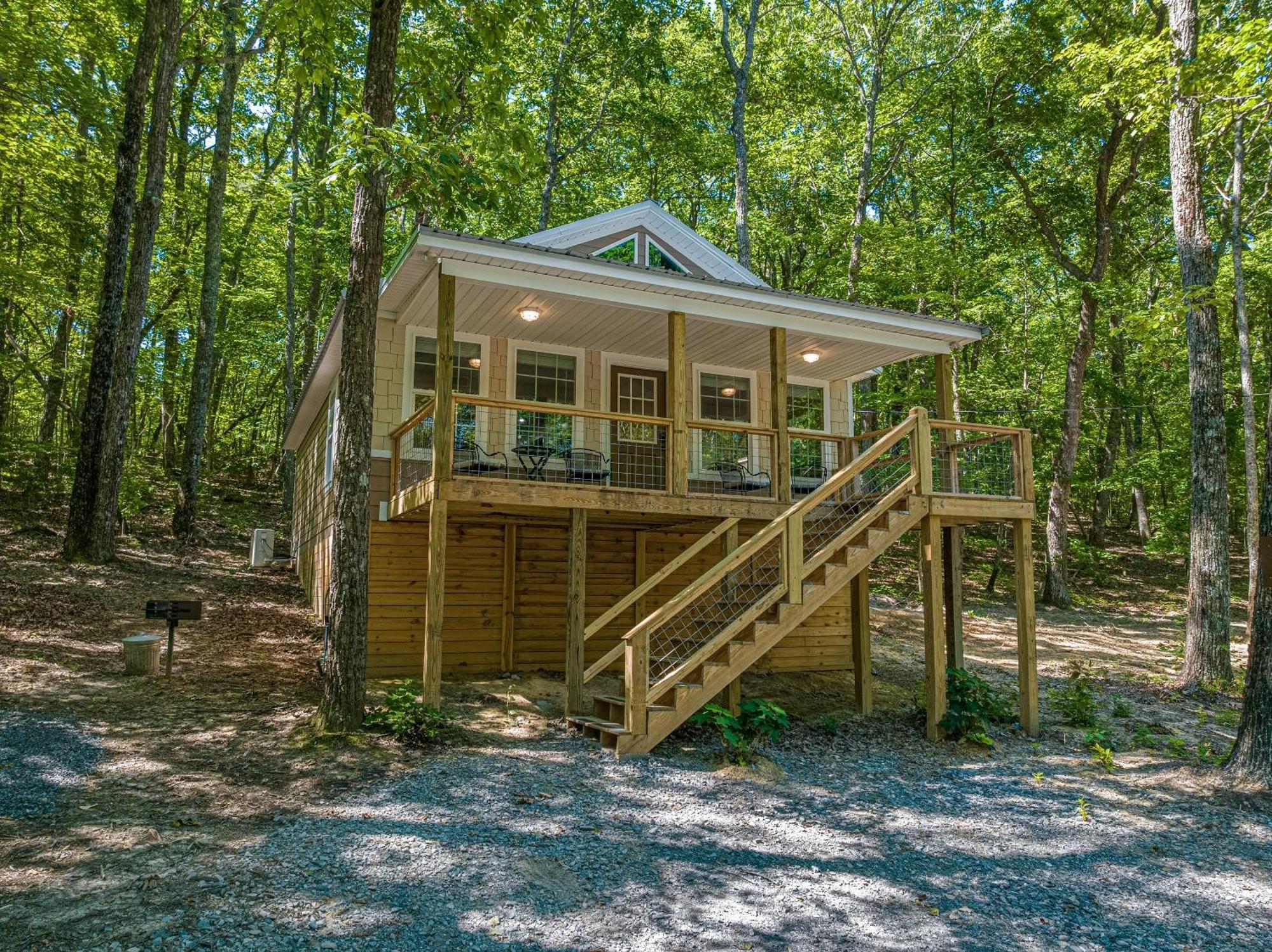 Coyote Cabin At Woodland Retreat At Desoto Beside Desoto State Park فورت باين المظهر الخارجي الصورة
